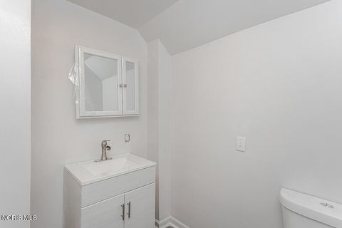 Tiny photo for 2740 Robinwood Avenue, Toledo, OH 43610 (MLS # 10005765)