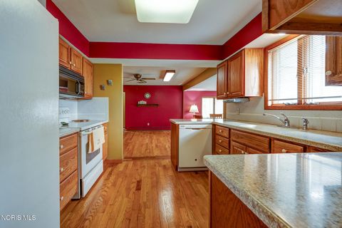 Tiny photo for 30236 Lemoyne Road, Walbridge, OH 43465 (MLS # 10005128)