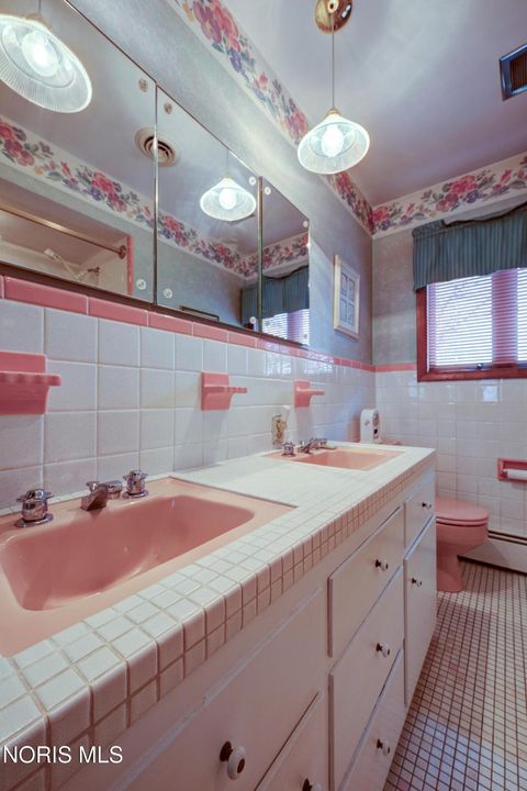 Tiny photo for 30236 Lemoyne Road, Walbridge, OH 43465 (MLS # 10005128)