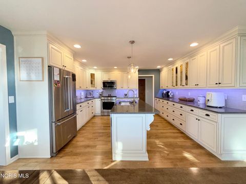 Tiny photo for 1121 Fox Run Road, Findlay, OH 45840 (MLS # 10005488)