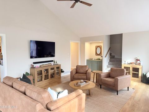 Tiny photo for 1121 Fox Run Road, Findlay, OH 45840 (MLS # 10005488)