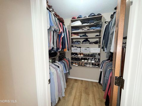 Tiny photo for 1121 Fox Run Road, Findlay, OH 45840 (MLS # 10005488)