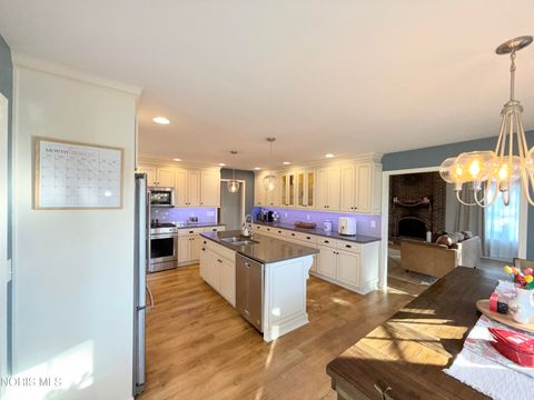 Tiny photo for 1121 Fox Run Road, Findlay, OH 45840 (MLS # 10005488)