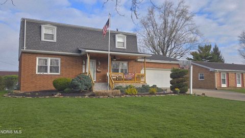 Photo of 1726 Cherry Lane, Findlay, OH 45840 (MLS # 10006267)