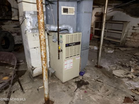 Tiny photo for 312 W Oakland Street, Toledo, OH 43608 (MLS # 10001686)