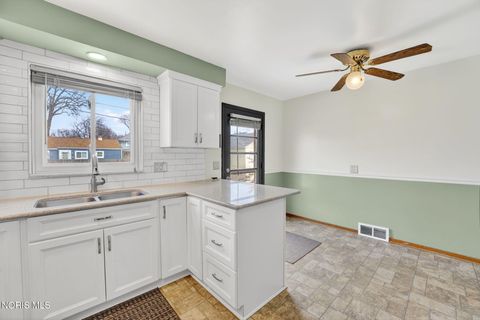 Tiny photo for 2857 113th Street, Toledo, OH 43611 (MLS # 10005736)