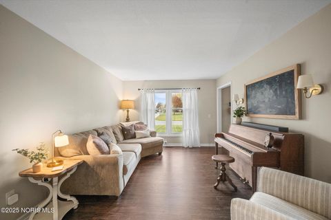 Tiny photo for 7331 Twin Lakes Road, Perrysburg, OH 43551 (MLS # 10001084)