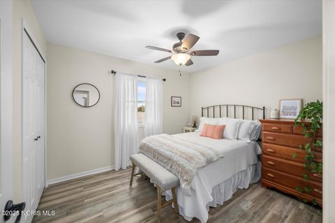 Tiny photo for 7331 Twin Lakes Road, Perrysburg, OH 43551 (MLS # 10001084)