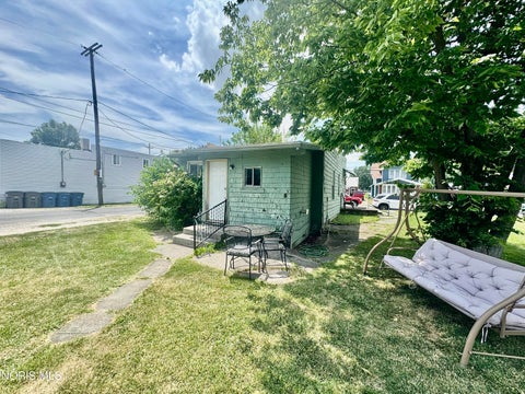 Tiny photo for 5702 Edgewater Drive, Toledo, OH 43611 (MLS # 10010398)