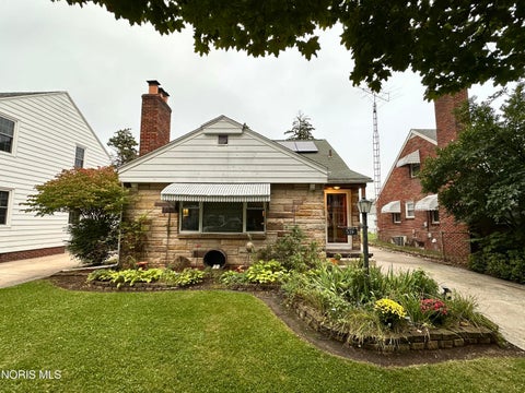 Photo of 539 Ansonia Street, Oregon, OH 43616 (MLS # 10013608)