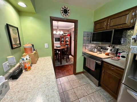 Tiny photo for 539 Ansonia Street, Oregon, OH 43616 (MLS # 10013608)