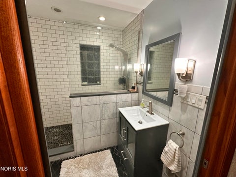Tiny photo for 539 Ansonia Street, Oregon, OH 43616 (MLS # 10013608)