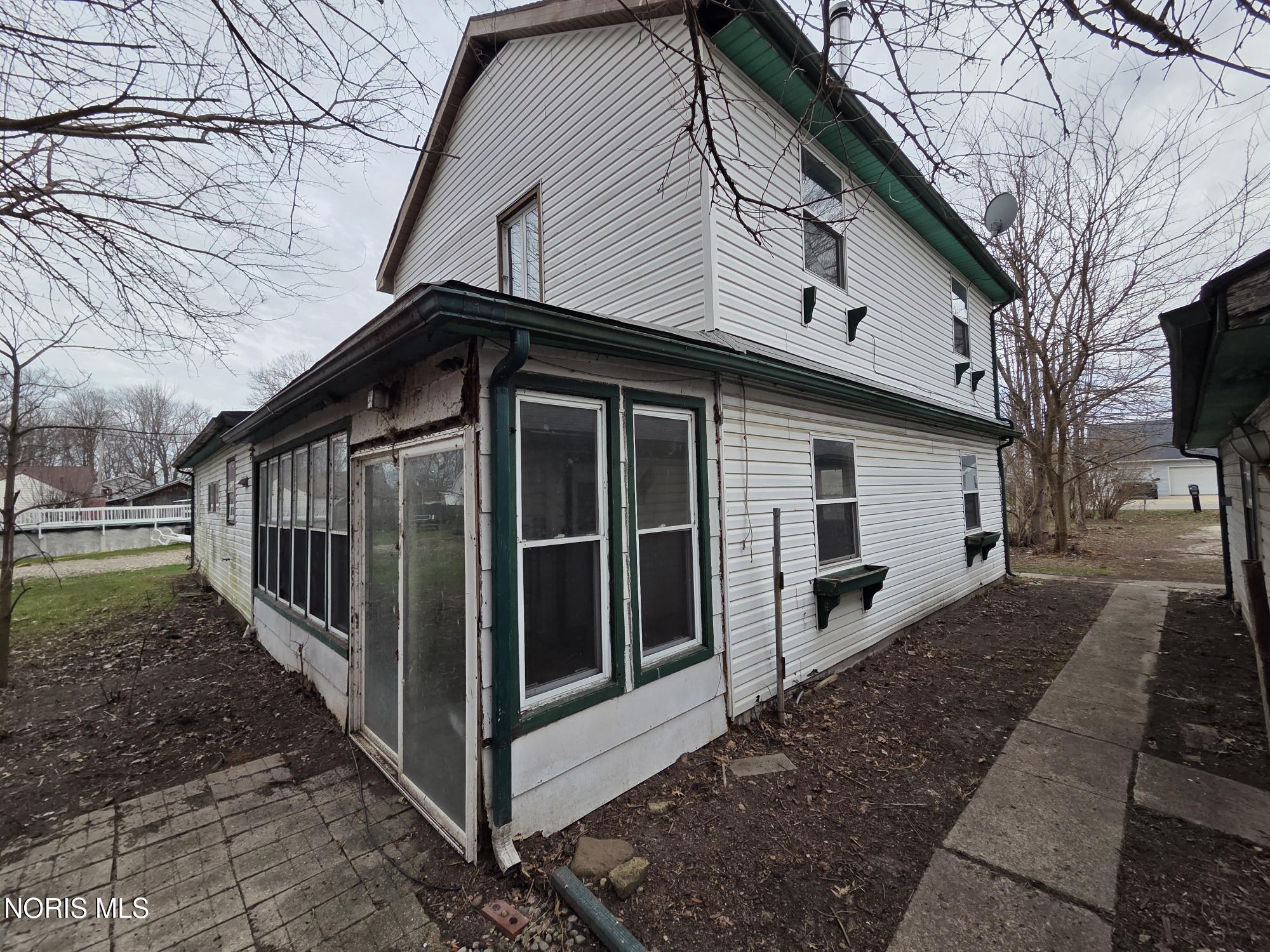 6125 Bryan Road