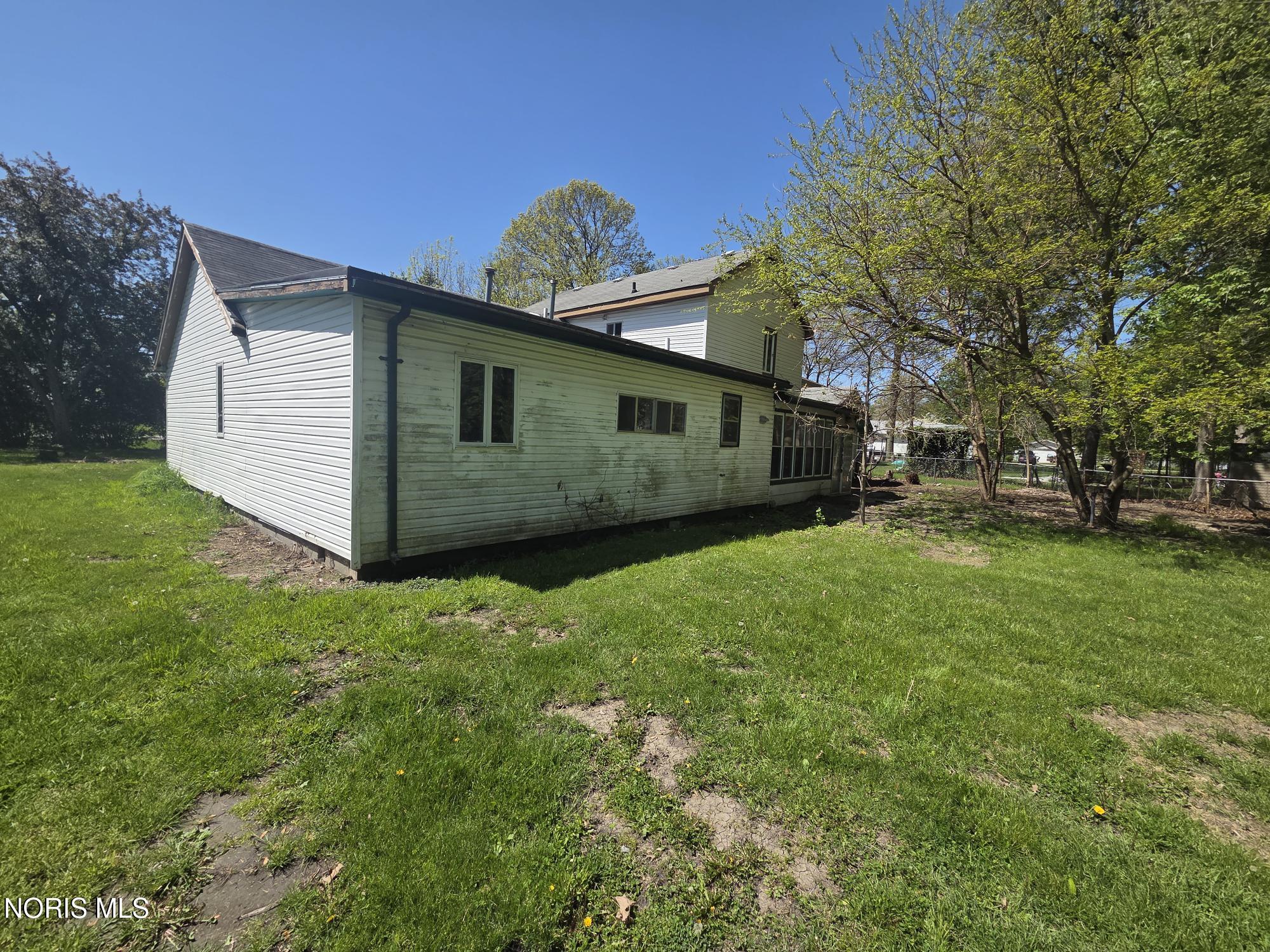 6125 Bryan Road