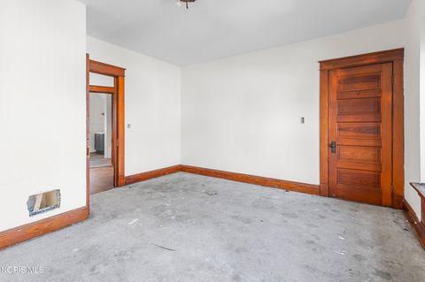 Tiny photo for 421 Cincinnati Street, Toledo, OH 43611 (MLS # 10005481)