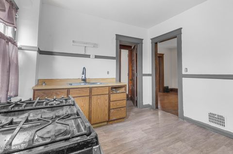 Tiny photo for 421 Cincinnati Street, Toledo, OH 43611 (MLS # 10005481)