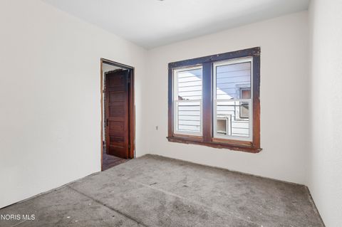 Tiny photo for 421 Cincinnati Street, Toledo, OH 43611 (MLS # 10005481)