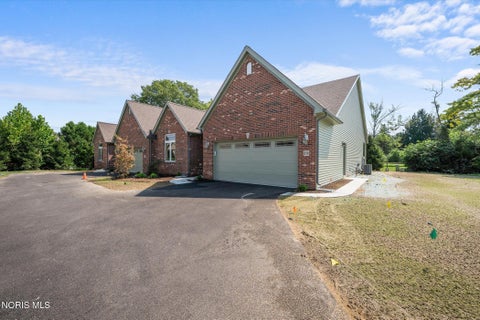 Tiny photo for 19 Shenandoah Circle, Sylvania, OH 43560 (MLS # 10012987)