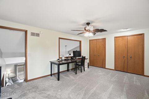 Tiny photo for 2338 Parliament Square, Toledo, OH 43617 (MLS # 10006789)