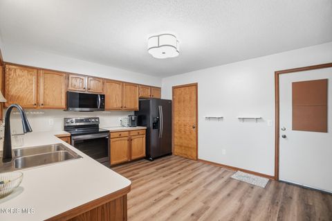 Tiny photo for 2338 Parliament Square, Toledo, OH 43617 (MLS # 10006789)