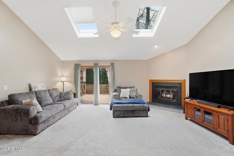 Tiny photo for 2338 Parliament Square, Toledo, OH 43617 (MLS # 10006789)