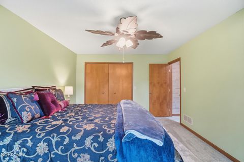 Tiny photo for 2338 Parliament Square, Toledo, OH 43617 (MLS # 10006789)