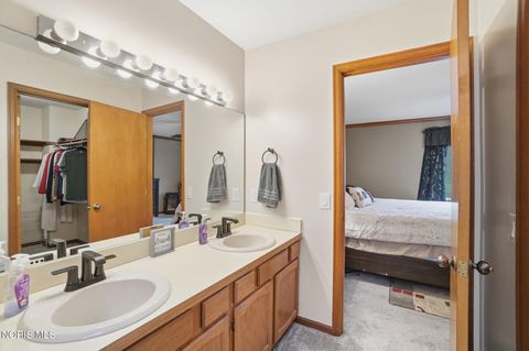 Tiny photo for 2338 Parliament Square, Toledo, OH 43617 (MLS # 10006789)