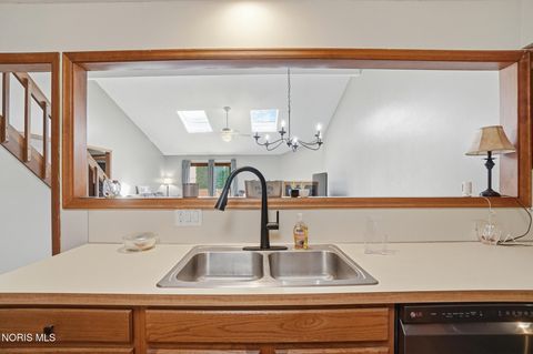 Tiny photo for 2338 Parliament Square, Toledo, OH 43617 (MLS # 10006789)