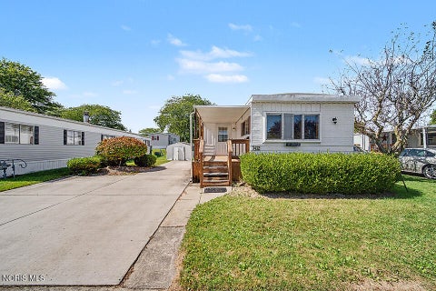 Photo of 1432 Westshore Drive, Findlay, OH 45840 (MLS # 10013285)