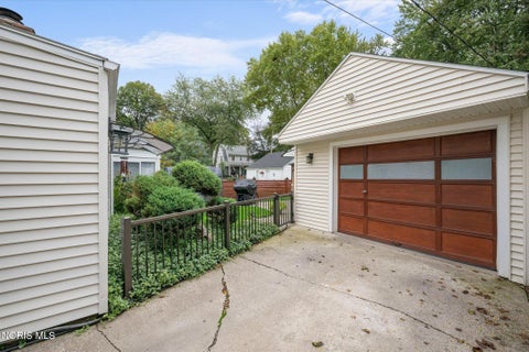 Tiny photo for 1251 Craigwood Road, Toledo, OH 43612 (MLS # 10014868)