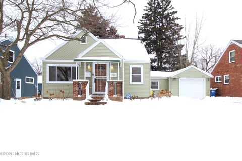 Photo of 2859 Claredale Road, Toledo, OH 43613 (MLS # 10003702)