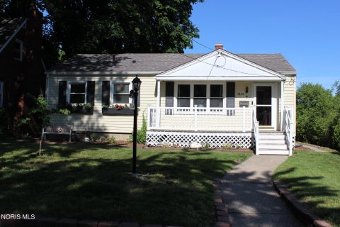 Homes For Sale - 5824 Adelaide Drive<br/> Toledo, OH 43613