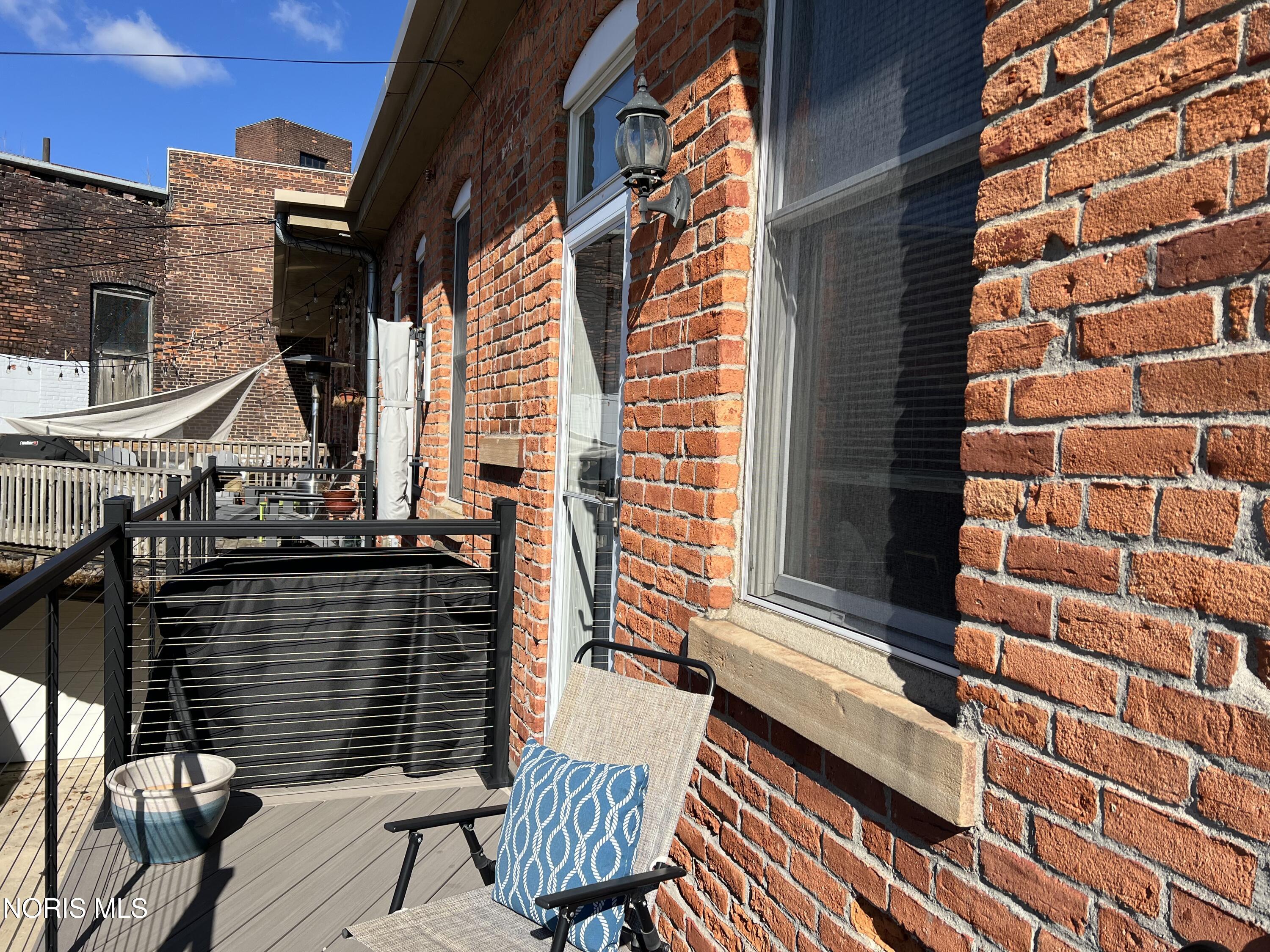 913 Washington Street