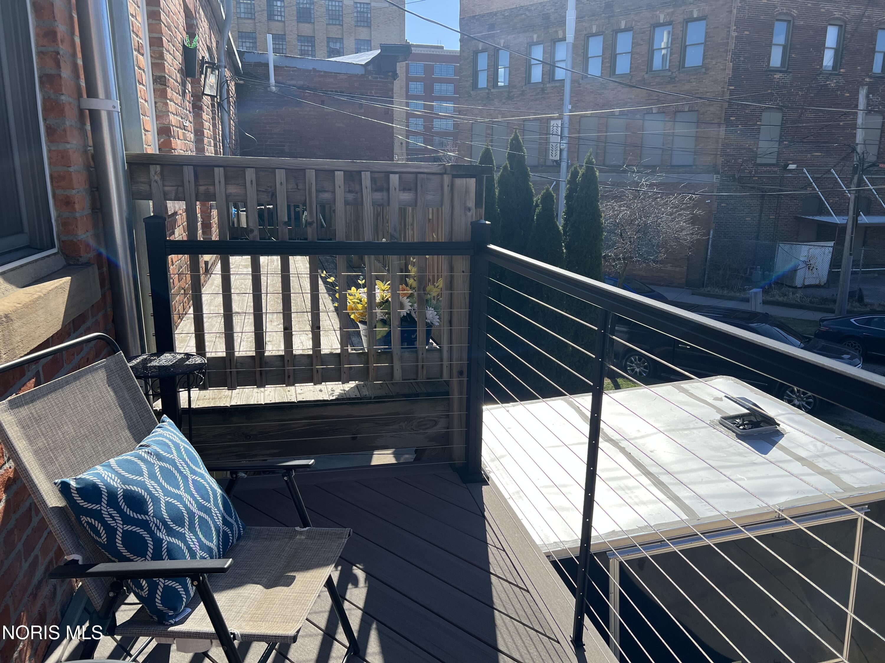 913 Washington Street