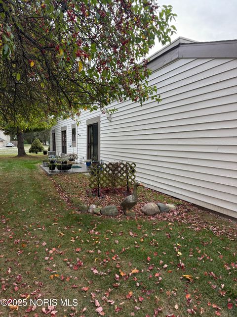 Tiny photo for 6717 Embassy Court #E, Maumee, OH 43537 (MLS # 10000321)