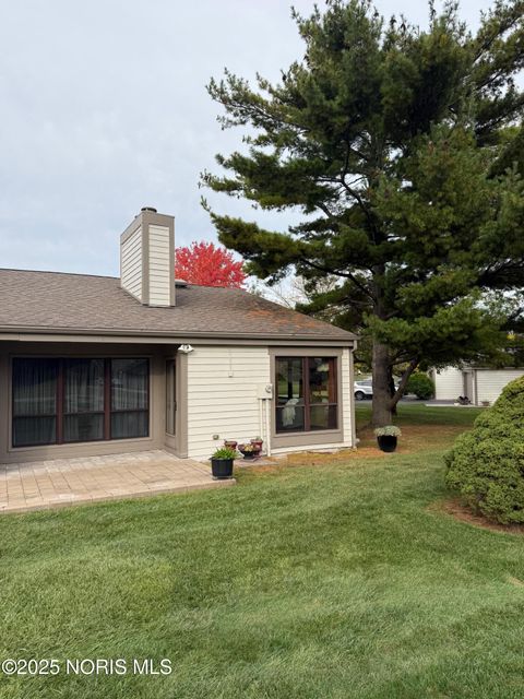 Tiny photo for 6717 Embassy Court #E, Maumee, OH 43537 (MLS # 10000321)