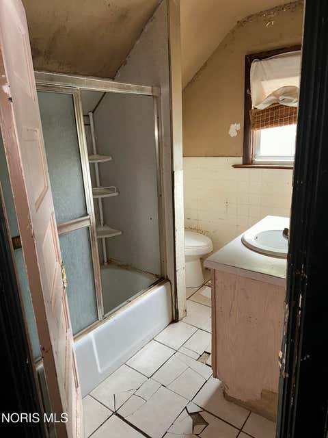 Tiny photo for 553 Spencer Street, Toledo, OH 43609 (MLS # 10011870)