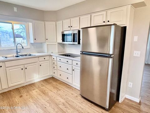 Tiny photo for 1139 N Stadium Road, Oregon, OH 43616 (MLS # 10002660)