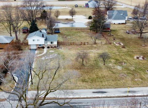 Tiny photo for 1139 N Stadium Road, Oregon, OH 43616 (MLS # 10002660)