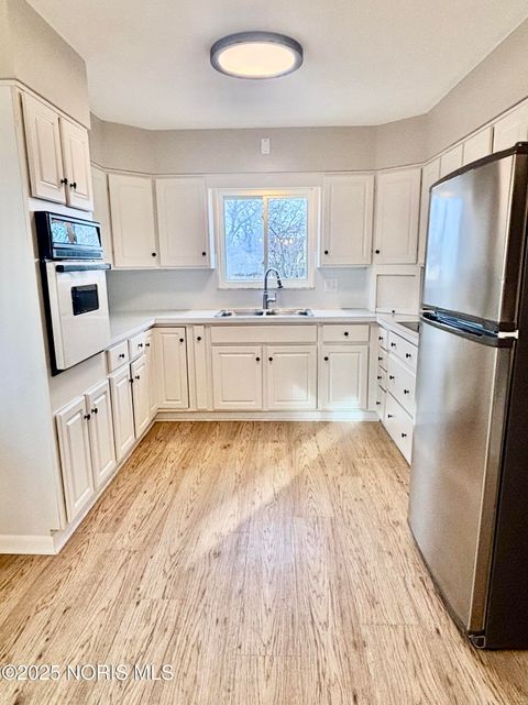 Tiny photo for 1139 N Stadium Road, Oregon, OH 43616 (MLS # 10002660)