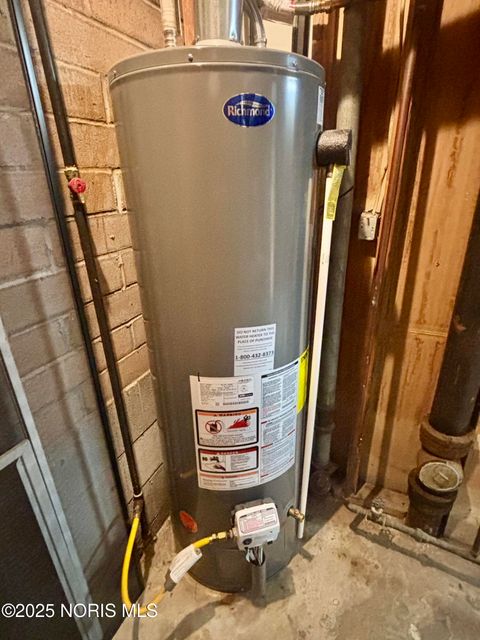 Tiny photo for 1139 N Stadium Road, Oregon, OH 43616 (MLS # 10002660)