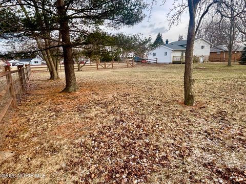Tiny photo for 1139 N Stadium Road, Oregon, OH 43616 (MLS # 10002660)