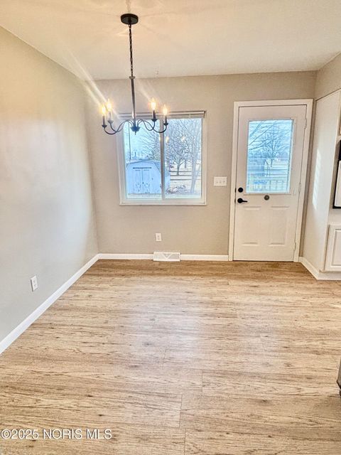 Tiny photo for 1139 N Stadium Road, Oregon, OH 43616 (MLS # 10002660)