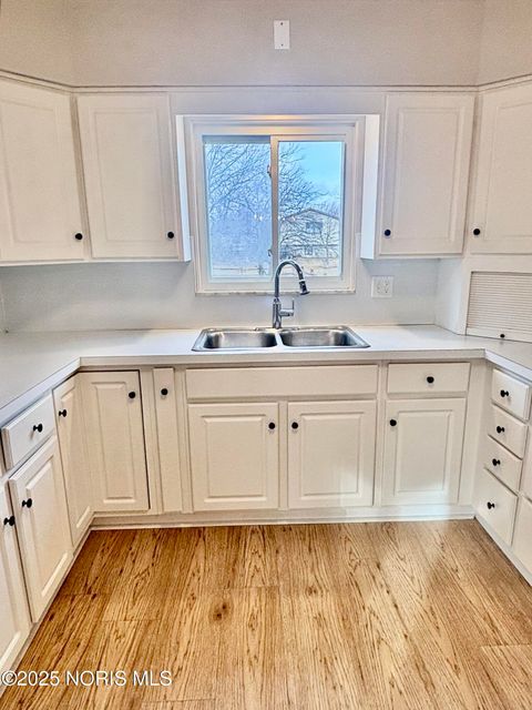 Tiny photo for 1139 N Stadium Road, Oregon, OH 43616 (MLS # 10002660)