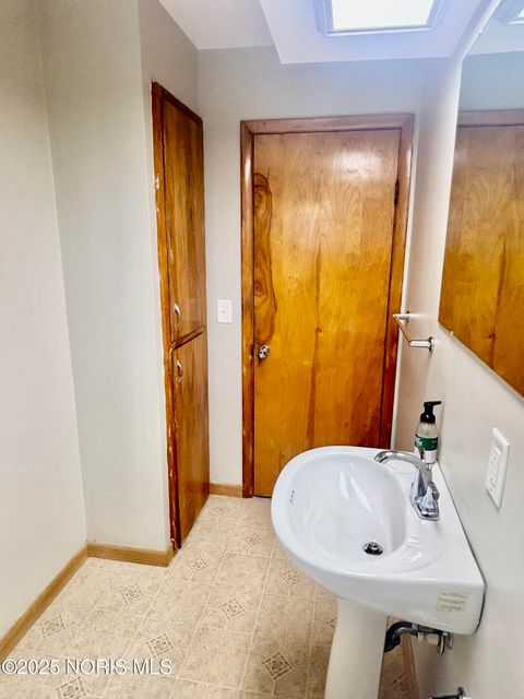 Tiny photo for 1139 N Stadium Road, Oregon, OH 43616 (MLS # 10002660)