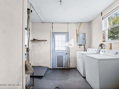 Tiny photo for 5404 Harschel Drive, Toledo, OH 43623 (MLS # 10000715)