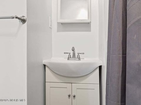 Tiny photo for 5404 Harschel Drive, Toledo, OH 43623 (MLS # 10000715)