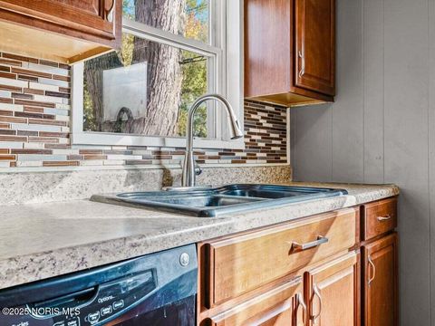 Tiny photo for 5404 Harschel Drive, Toledo, OH 43623 (MLS # 10000715)