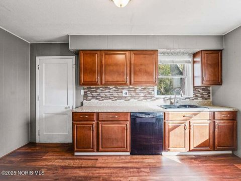 Tiny photo for 5404 Harschel Drive, Toledo, OH 43623 (MLS # 10000715)