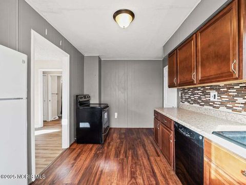 Tiny photo for 5404 Harschel Drive, Toledo, OH 43623 (MLS # 10000715)